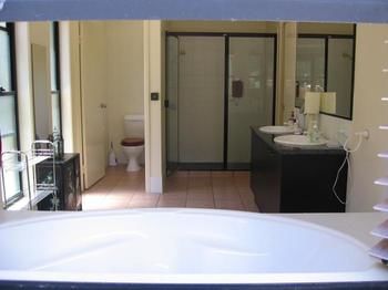 Noosa Edge Nudist Retreat - South Australia Travel 8