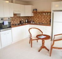 Yarra Glen Racecourse Apartments - South Australia Travel