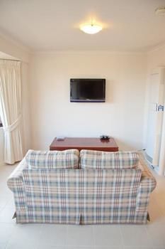 Yarra Glen Racecourse Apartments - South Australia Travel 3