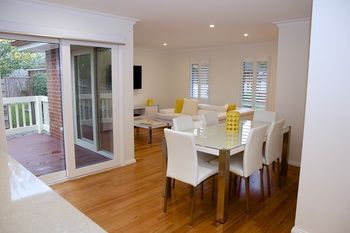 Yarra Glen Racecourse Apartments - South Australia Travel 21