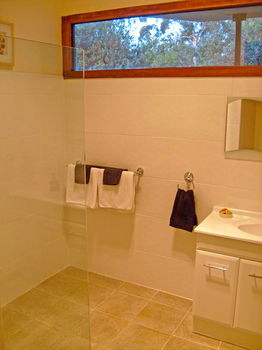 Valley Farm Vineyard Cottages - South Australia Travel 12