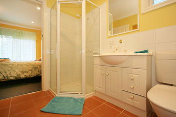 Roseland Holiday House - South Australia Travel 0