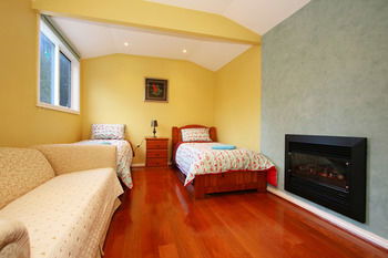 Roseland Holiday House - South Australia Travel 6