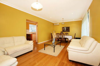 Roseland Holiday House - South Australia Travel 11