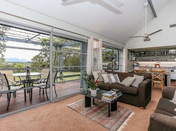 Vineyard Hill - South Australia Travel 7