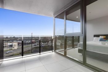 Bayside Towers Serviced Apartments - South Australia Travel 8