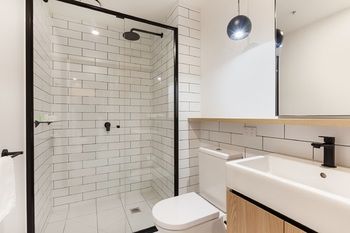 Bayside Towers Serviced Apartments - South Australia Travel 9