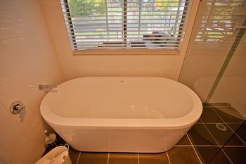 Moonee Beach Executive Retreat - South Australia Travel 3