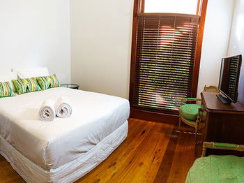 The Regents Park - South Australia Travel 7