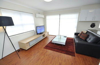 Balmain 1 Mont Furnished Apartment - South Australia Travel 3