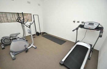 Balmain 1 Mont Furnished Apartment - South Australia Travel 6