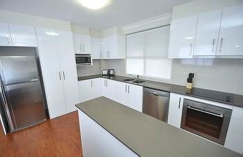 Balmain 3 Mont Furnished Apartment - South Australia Travel 4