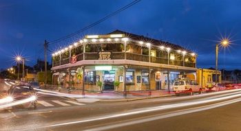 Hamilton Executive Apartments - South Australia Travel 13