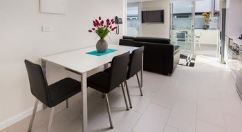 Hamilton Executive Apartments - South Australia Travel 18