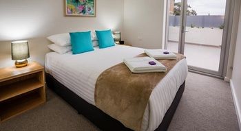 Hamilton Executive Apartments - South Australia Travel 23