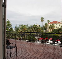 Coogee Bay Hotel Pub Style - South Australia Travel