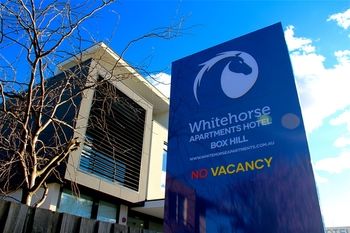 Whitehorse Apartment Hotel - South Australia Travel 5