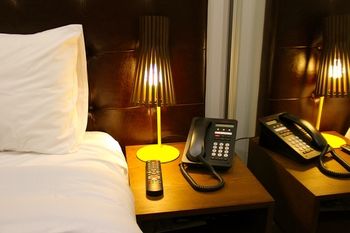Whitehorse Apartment Hotel - South Australia Travel 9