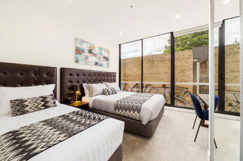 Whitehorse Apartment Hotel - South Australia Travel 30