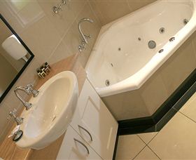 Graham Apartments - South Australia Travel 4