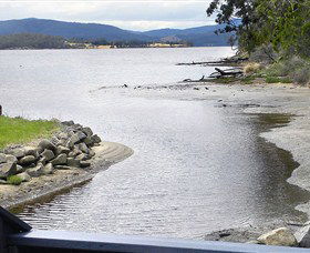 Huon Charm Waterfront Cottage - South Australia Travel 1