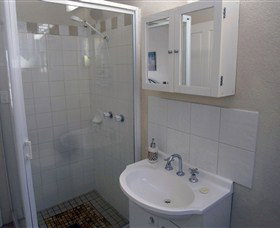 Ashwood Apartments - Lindisfarne - South Australia Travel 5