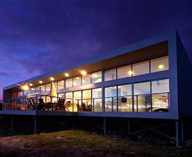 Sunset Bay Escape - South Australia Travel 0