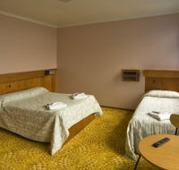 Somerset Hotel - South Australia Travel