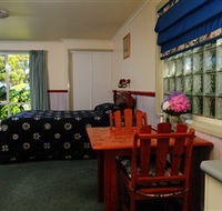 Crays Accommodation - Innes Street - South Australia Travel