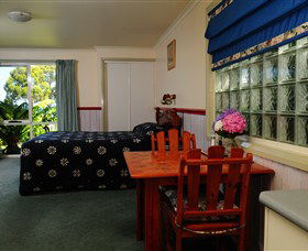 Crays Accommodation - Innes Street - South Australia Travel 0