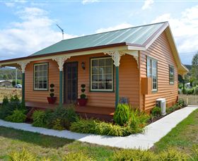 Grand Ole Topiary Cottage - South Australia Travel 0