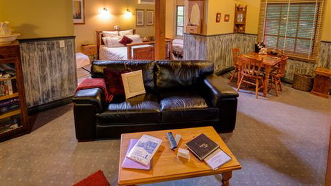 Trawool Cottages & Farmstay - South Australia Travel 6