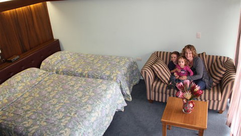 Captains Lodge International - South Australia Travel 7