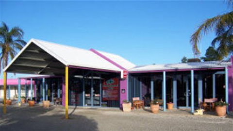 Paddle Steamer Motel - South Australia Travel 0