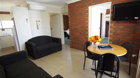 Jacaranda Motel & Holiday Units - South Australia Travel 1