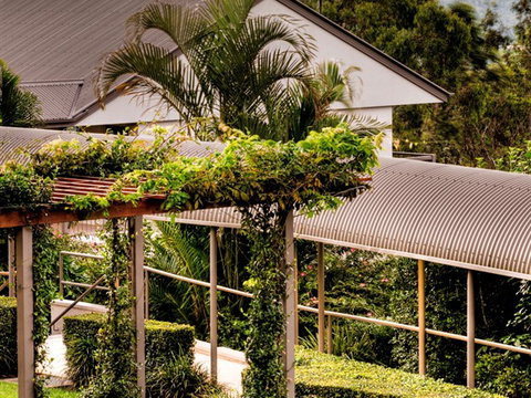 Mercure Clear Mountain Lodge Spa And Vineyard - South Australia Travel 4