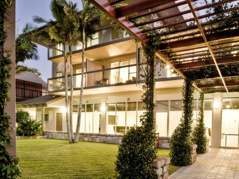Mercure Clear Mountain Lodge Spa And Vineyard - South Australia Travel 1