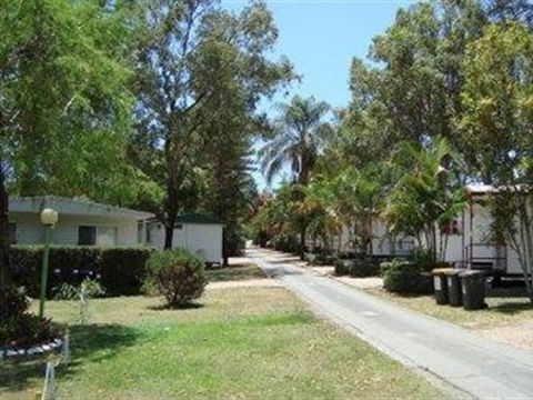 Nestle Inn Tourist Village - South Australia Travel 0