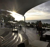 Stradbroke Island Beach Hotel Spa Resort - South Australia Travel