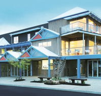 The Island Accommodation - Phillip Island YHA - South Australia Travel