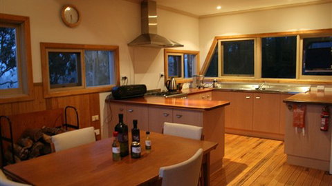 Karoonda Olive Grove Retreat At Mt Buffalo Olives - South Australia Travel 5