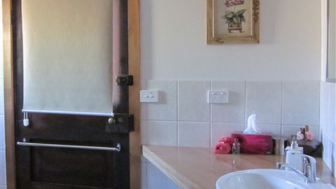 Glenmore Springs Accommodation - South Australia Travel 4