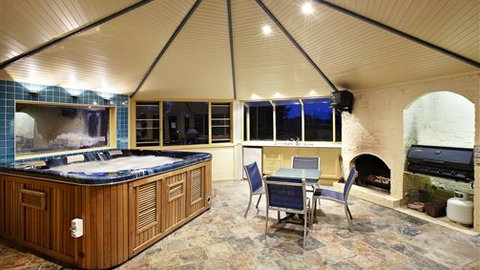 Lawson Lodge Country Estate - South Australia Travel 3