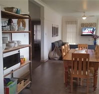 Lakeside Vista Holiday House - South Australia Travel