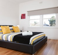 Phyl  May's Luxury Accommodation - South Australia Travel