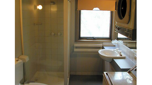 Wallace's - Crystal Creek Chalet 1 - South Australia Travel 4