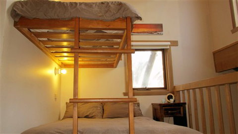 Wallace's - Crystal Creek Chalet 1 - South Australia Travel 3