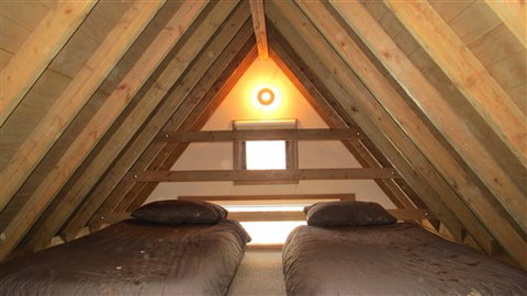 Wallace's - Crystal Creek Chalet 1 - South Australia Travel 5