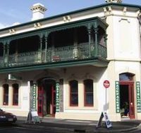 Adelaide's Shakespeare Backpackers International Hostel - South Australia Travel