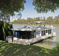 Boats and Bedzzz - The Murray Dream self-contained moored Houseboat - South Australia Travel